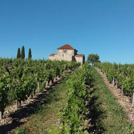 Au Coeur Des Vignobles Bed and breakfast Saint-Estèphe