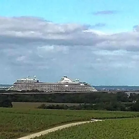 Au Coeur Des Vignobles Saint-Estephe (Gironde)